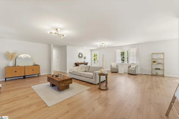 $325,000 | 207 Donaree Drive, Anderson, SC 29625