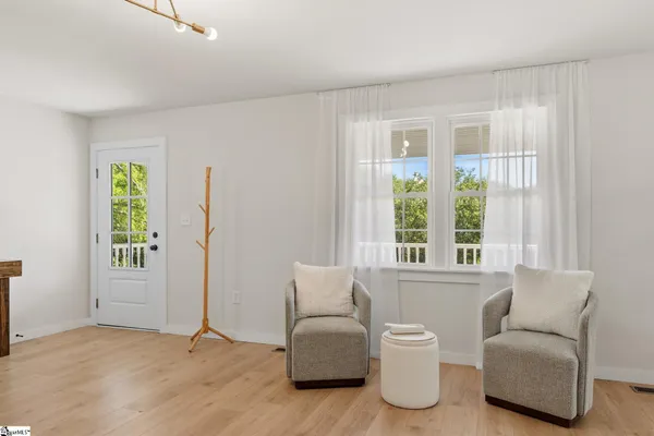 $325,000 | 207 Donaree Drive, Anderson, SC 29625