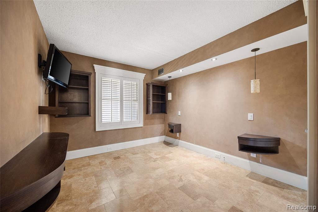 31705 South River Road, Unit B Harrison Township, MI 48045 - Photo 14 of 40 Gallery Image 14