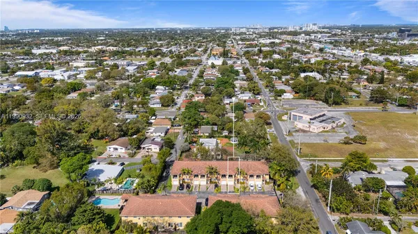 $449,000 | 330 Southwest 2nd Avenue, Unit 3, Hallandale Beach, FL 33009