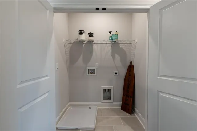 a view of walk in closet