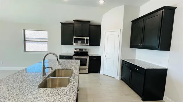 $2,050 | 513 Redbud Drive, Royse City, TX 75189