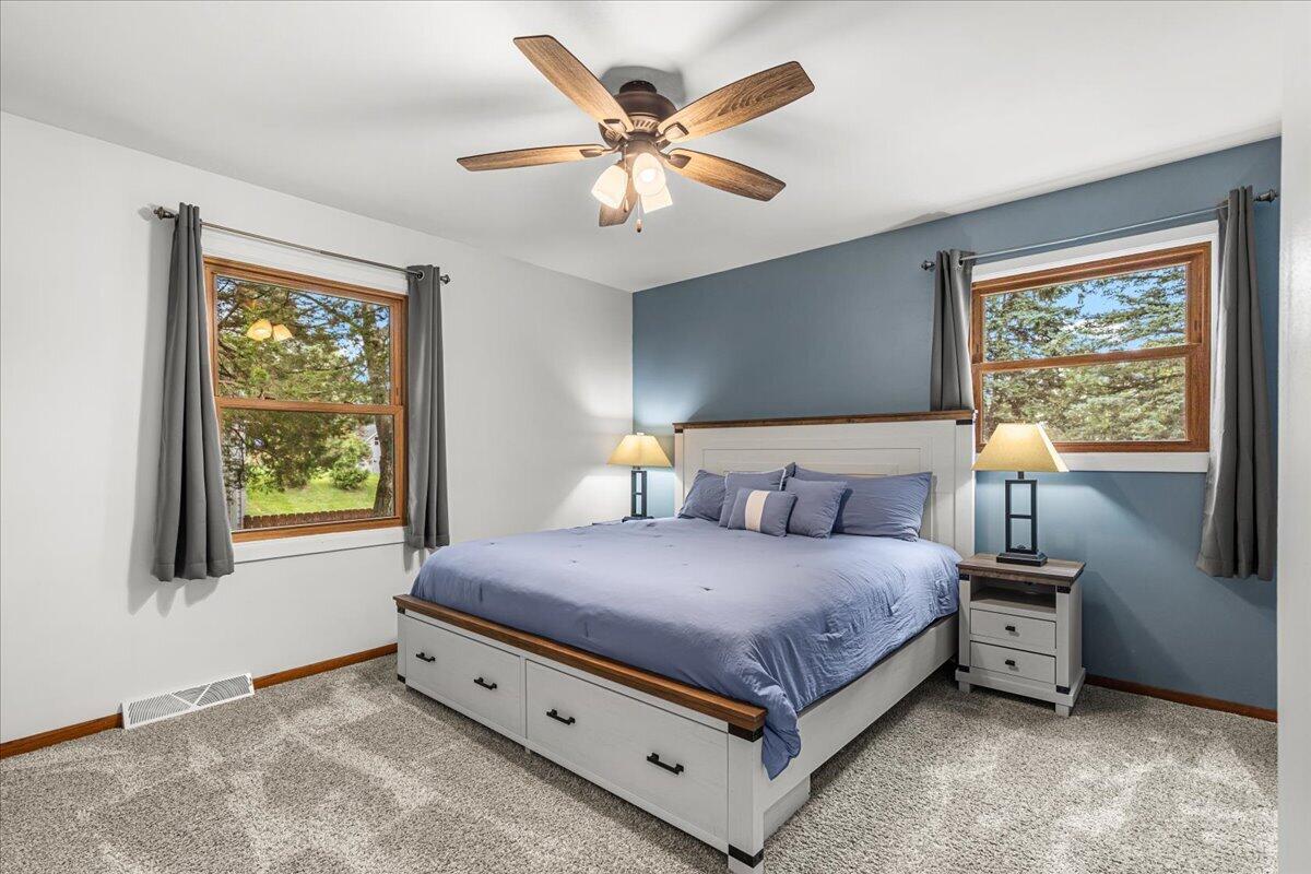 819 Kings Ridge Court East West Bend, WI 53090 - Photo 11 of 41 Primary Bedroom
