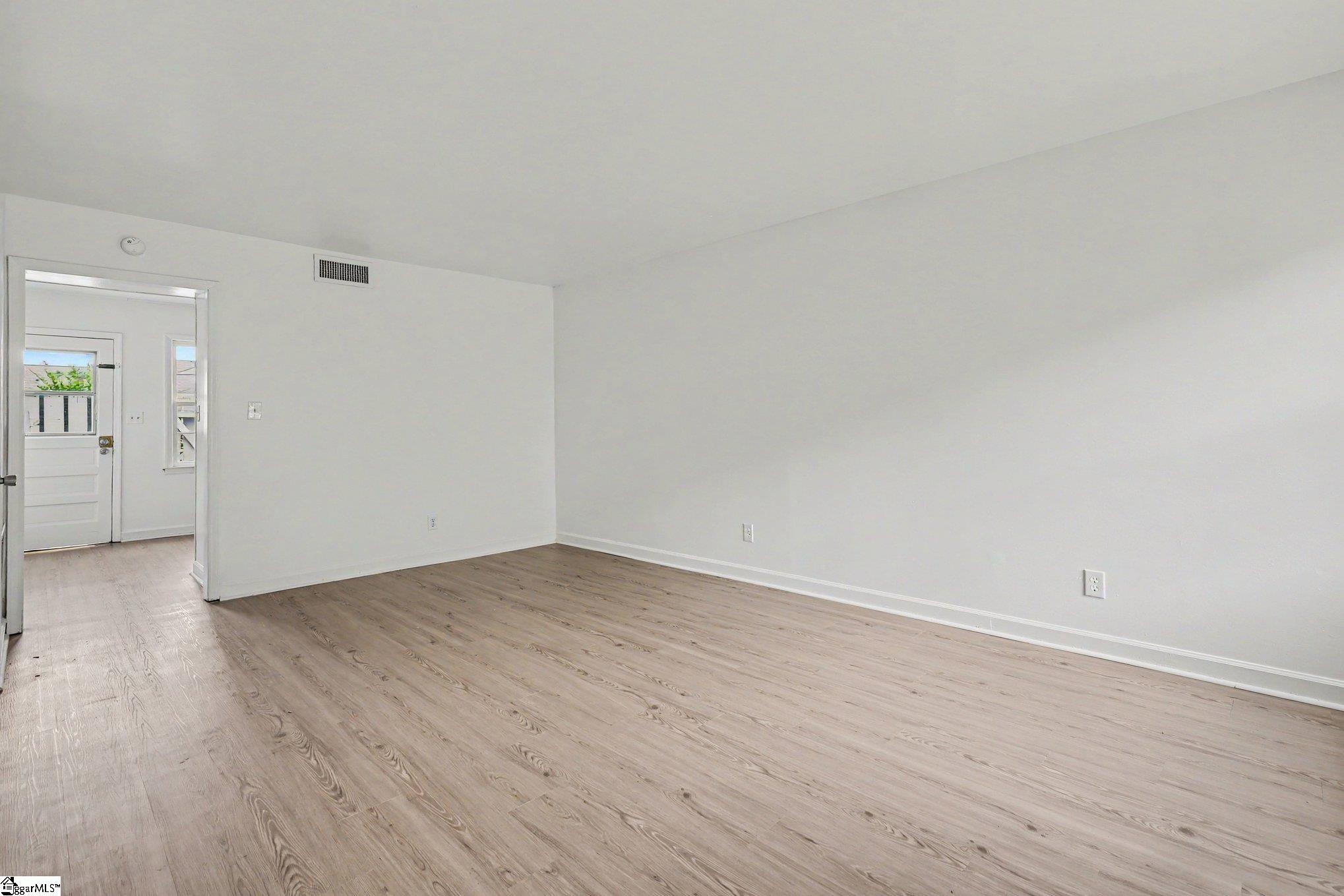 1446 Dover Road, Unit E Spartanburg, SC 29301 - Photo 10 of 26