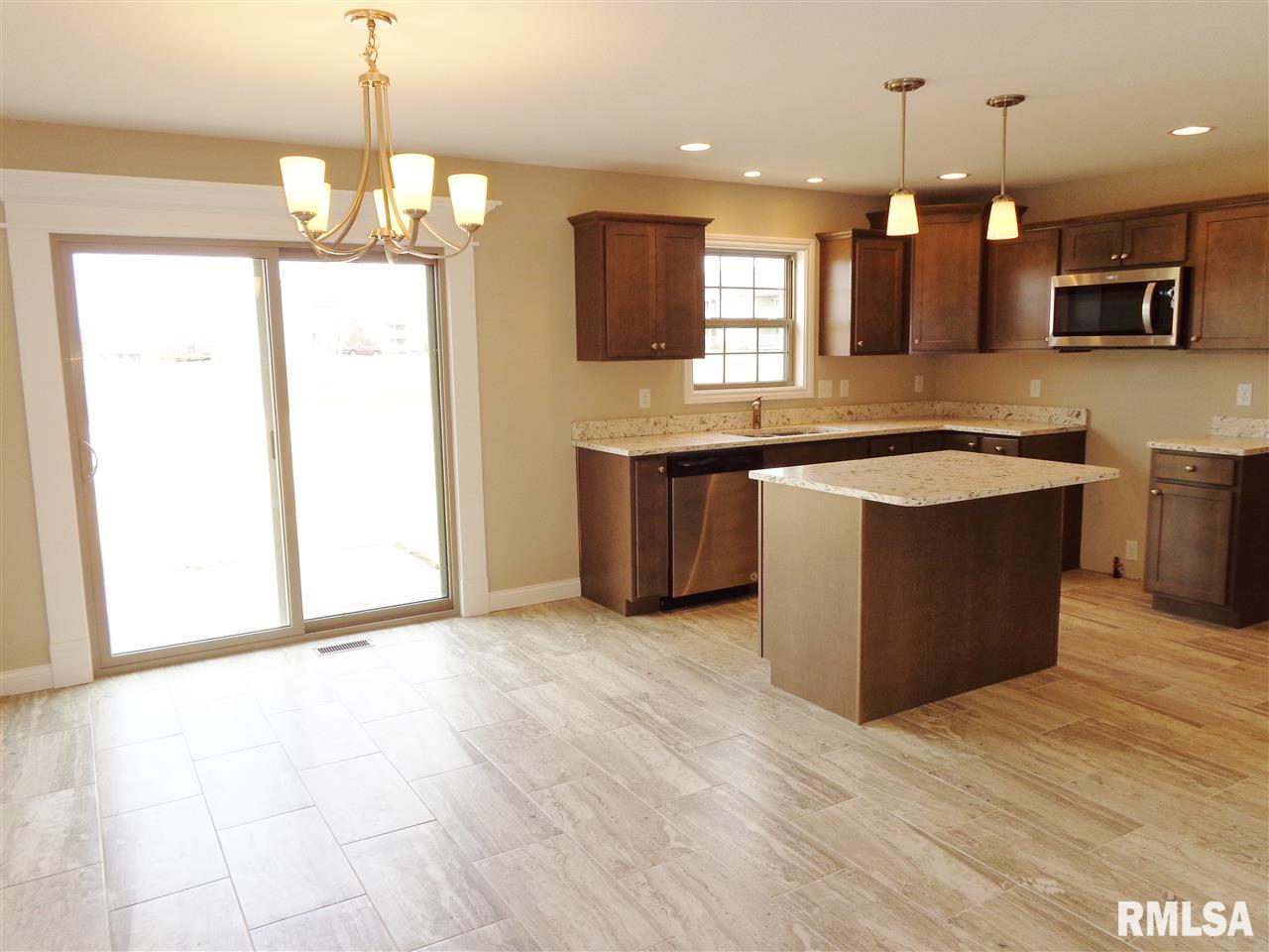 726 Labrador Way Washington, IL 61571 - Photo 8 of 24 Gallery Image 8