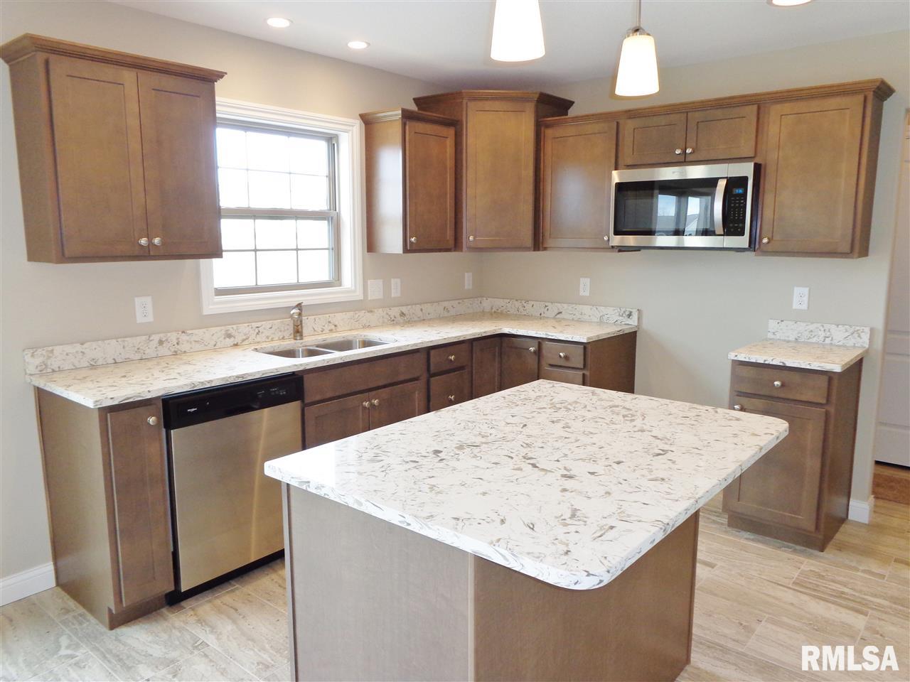 726 Labrador Way Washington, IL 61571 - Photo 9 of 24 Gallery Image 9