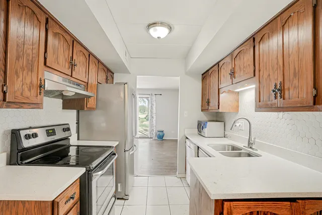 $139,900 | 2807 Glenwood Lansing Road, Unit 112, Lynwood, IL 60411