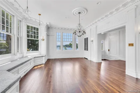 $4,850,000 | 158 East Shore Road, Huntington Bay, NY 11743