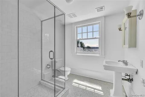 $4,850,000 | 158 East Shore Road, Huntington Bay, NY 11743