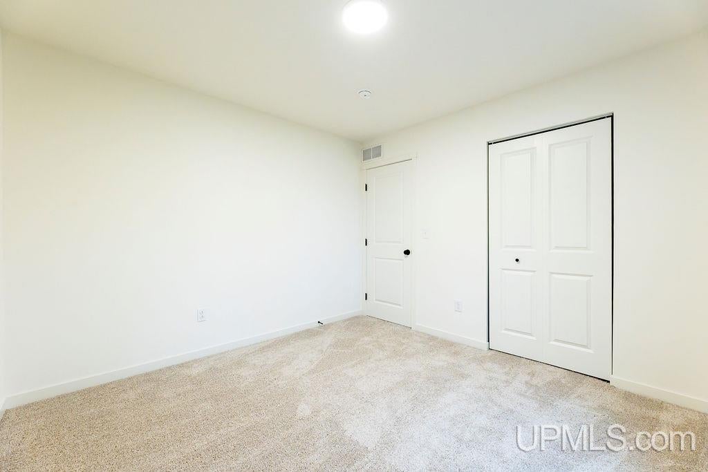 39 Tipperary Road Gladstone, MI 49837 - Photo 38 of 52 Gallery Image 38