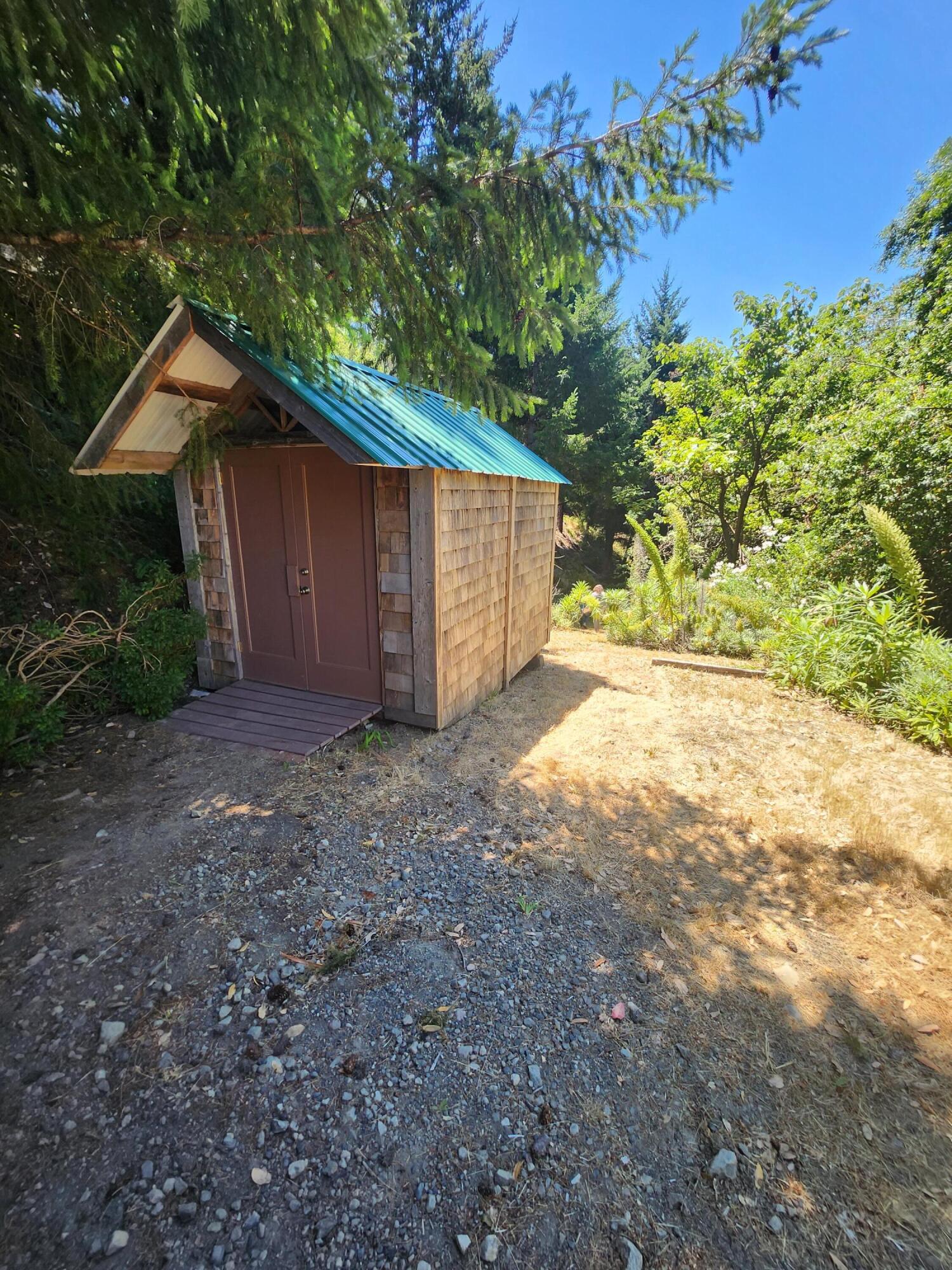 10 Telegraph Creek Road Whitethorn, CA 95589 - Photo 49 of 59