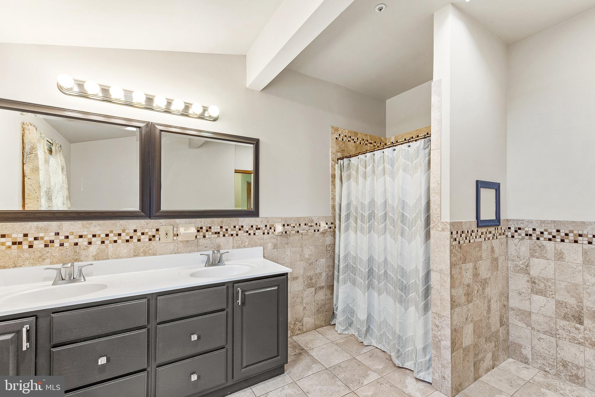 10905 Cross Rd Trail Brandywine, MD 20613 - Photo 33 of 52 Owner's suite full bath