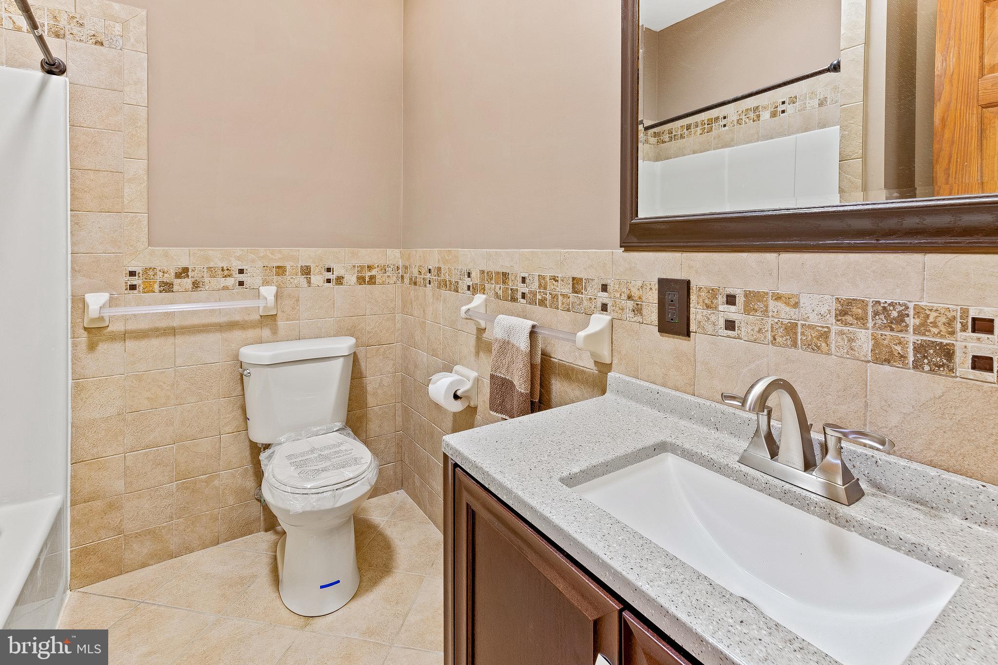 10905 Cross Rd Trail Brandywine, MD 20613 - Photo 36 of 52 Hall bath