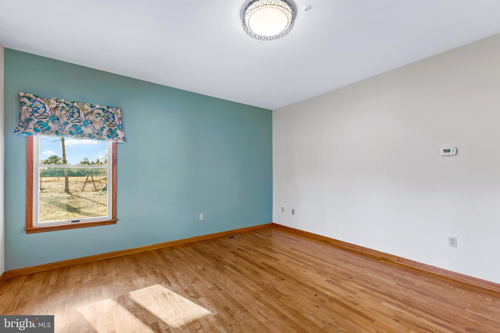 10905 Cross Rd Trail Brandywine, MD 20613 - Photo 8 of 52 Living room