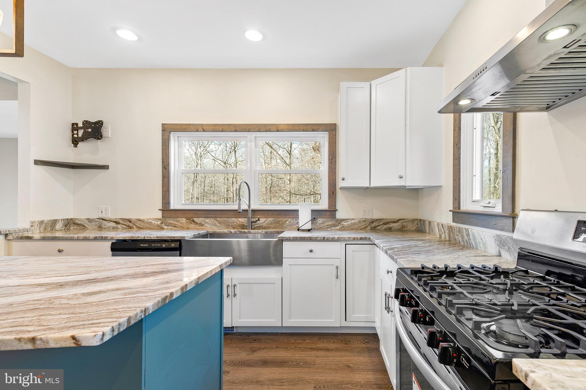 10905 Cross Rd Trail Brandywine, MD 20613 - Photo 10 of 52 Kitchen