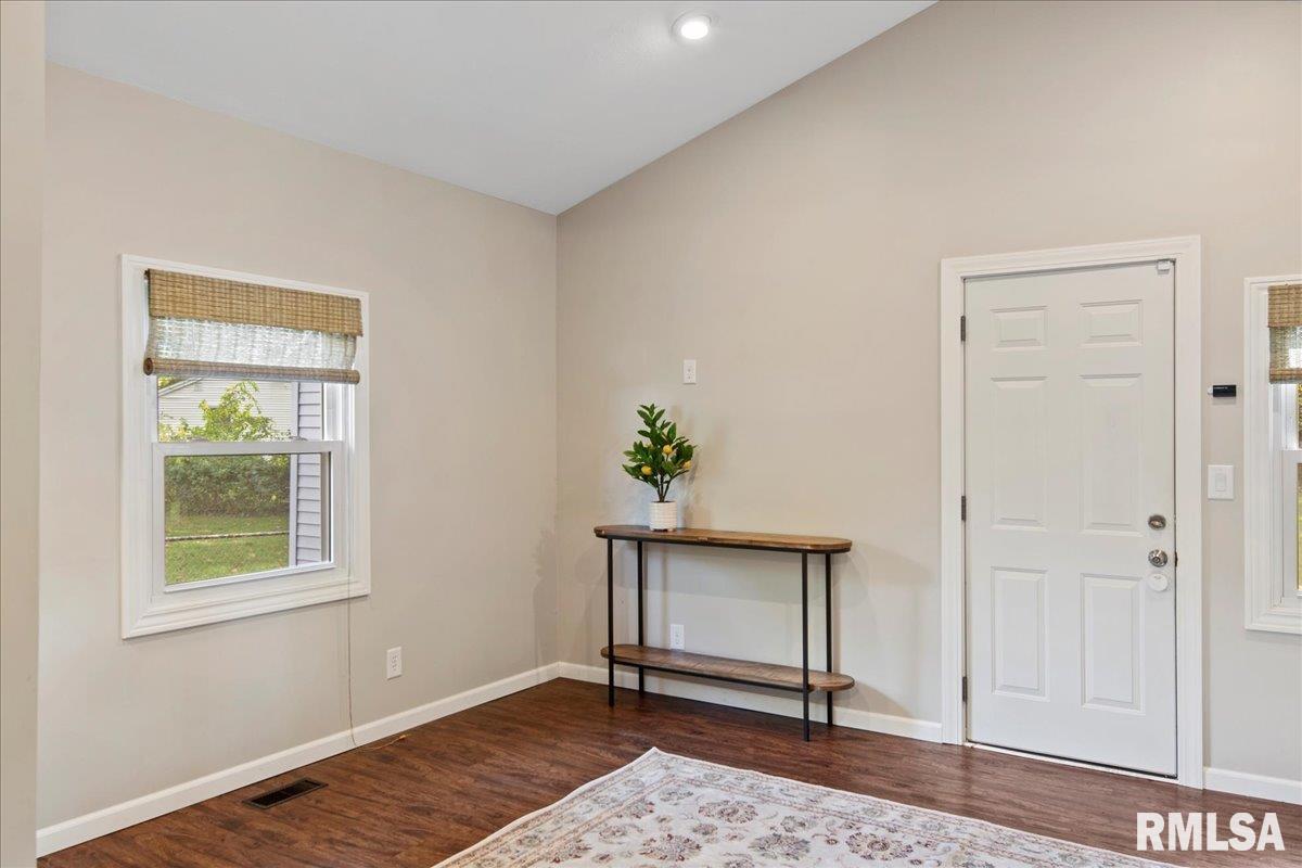 2118 East Hood Street Springfield, IL 62703 - Photo 14 of 43 Gallery Image 14