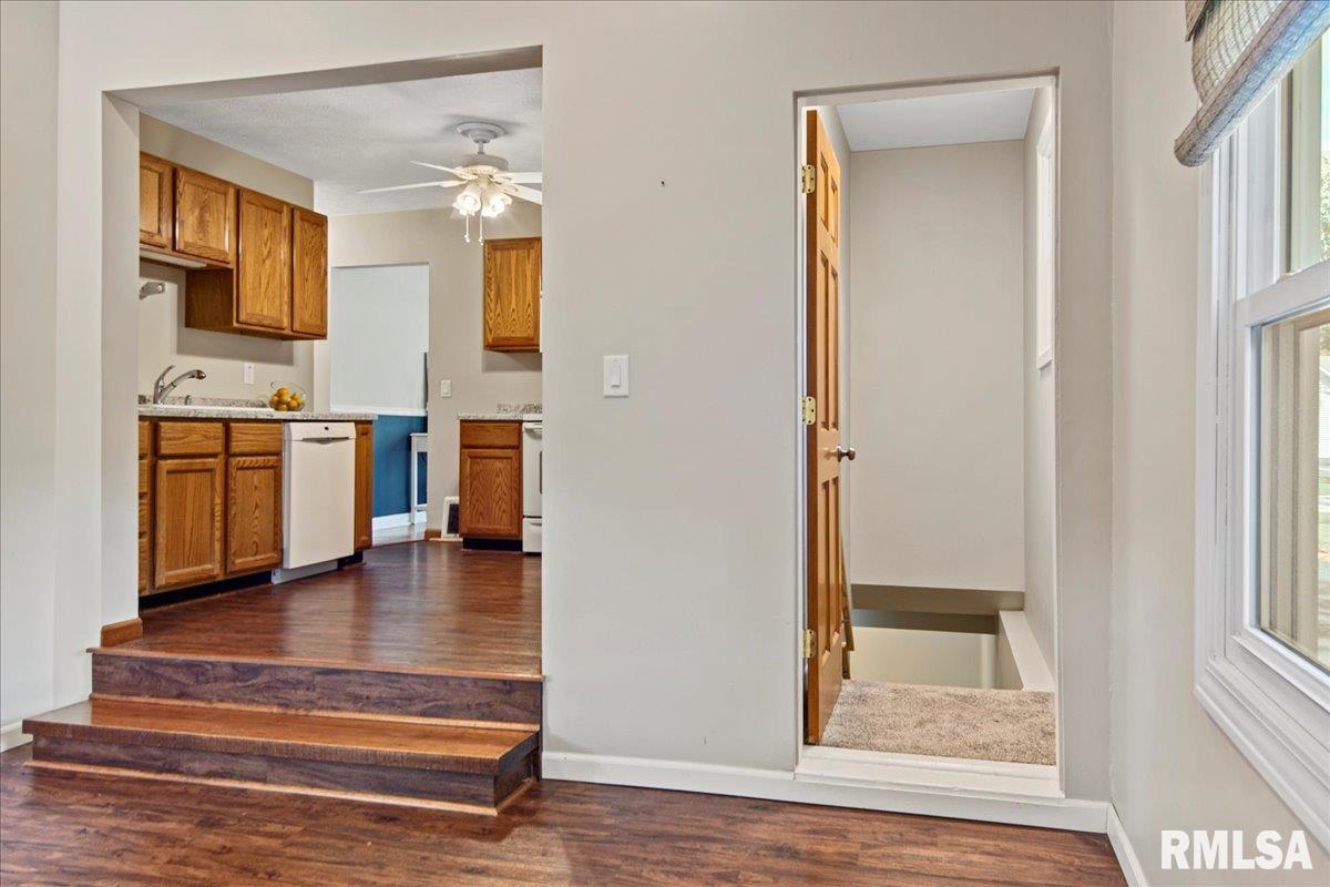 2118 East Hood Street Springfield, IL 62703 - Photo 18 of 43 Gallery Image 18