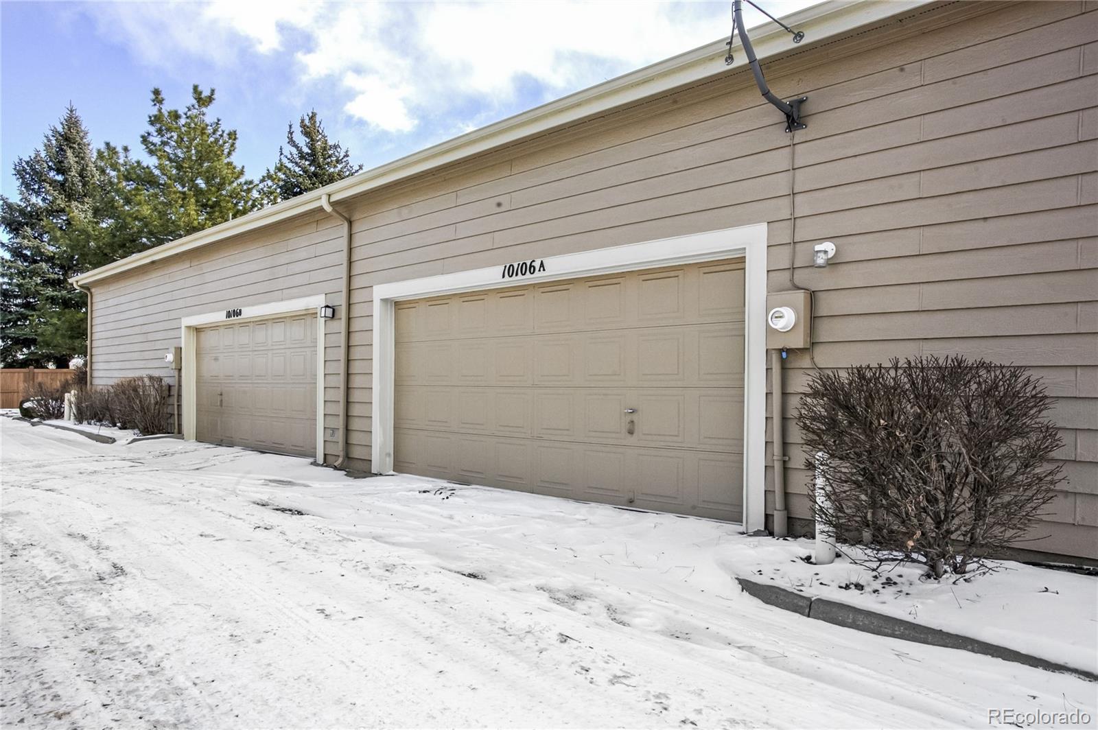 10106 North Grove Loop, Unit A Westminster, CO 80031 - Photo 29 of 33 a view of a backyard of a house