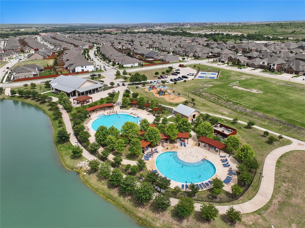 14849 Complacent Way Aledo, TX 76008 - Photo 4 of 40