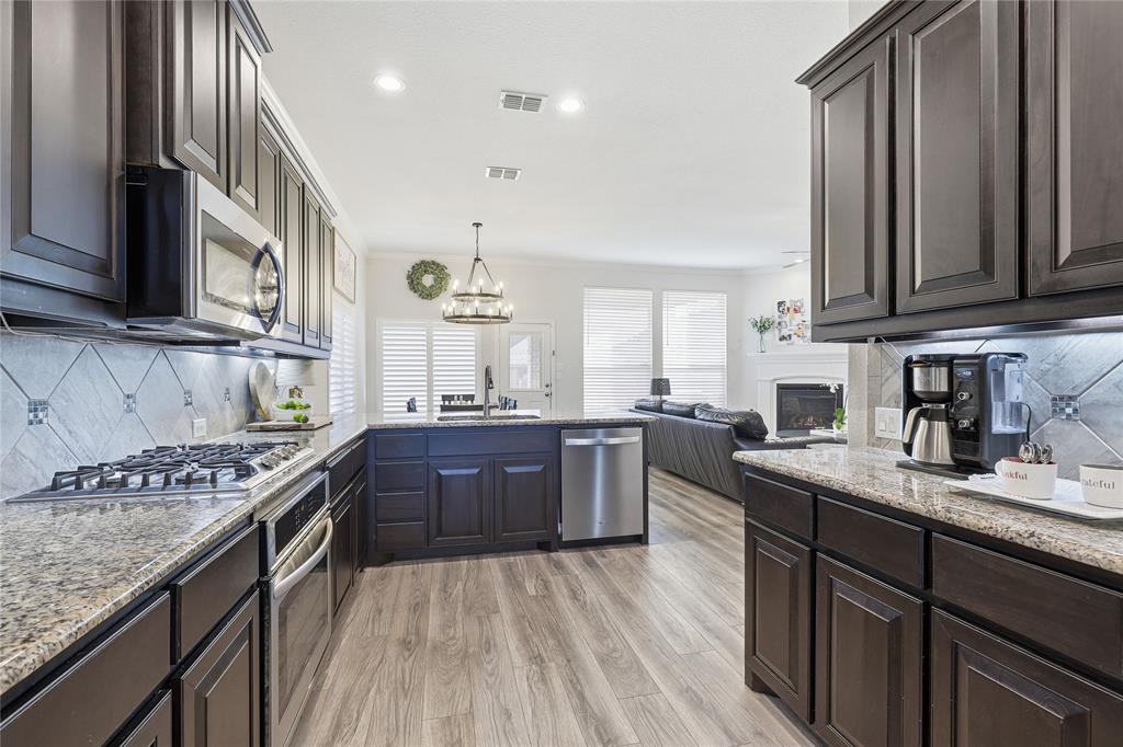 14849 Complacent Way Aledo, TX 76008 - Photo 10 of 40