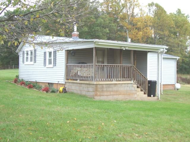 7891 Dickerson Mill Road Moneta, VA 24121 - Photo 2 of 17 7891 Dickerson Mill Rd