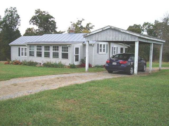 7891 Dickerson Mill Road Moneta, VA 24121 - Photo 13 of 17 Carport