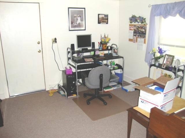 7891 Dickerson Mill Road Moneta, VA 24121 - Photo 9 of 17 Office