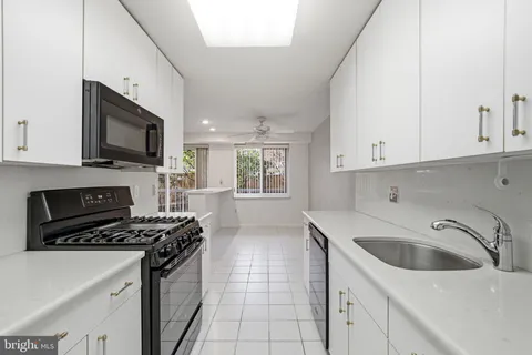 $245,000 | 1637 Oakwood Drive, Unit S115, Narberth, PA 19072