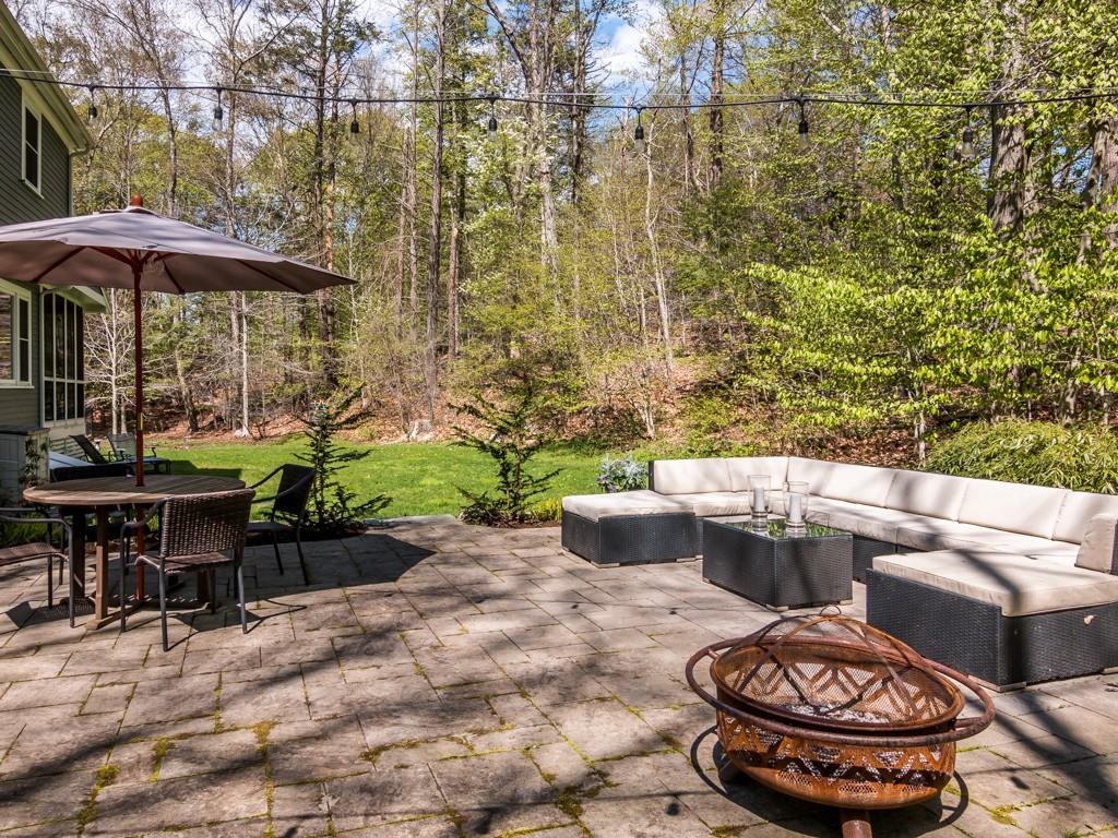 4 Highwood Road Manchester, MA 01944 - Photo 8 of 30 Gallery Image 8