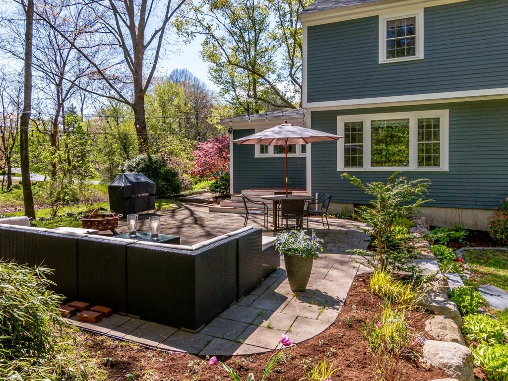 4 Highwood Road Manchester, MA 01944 - Photo 9 of 30 Gallery Image 9