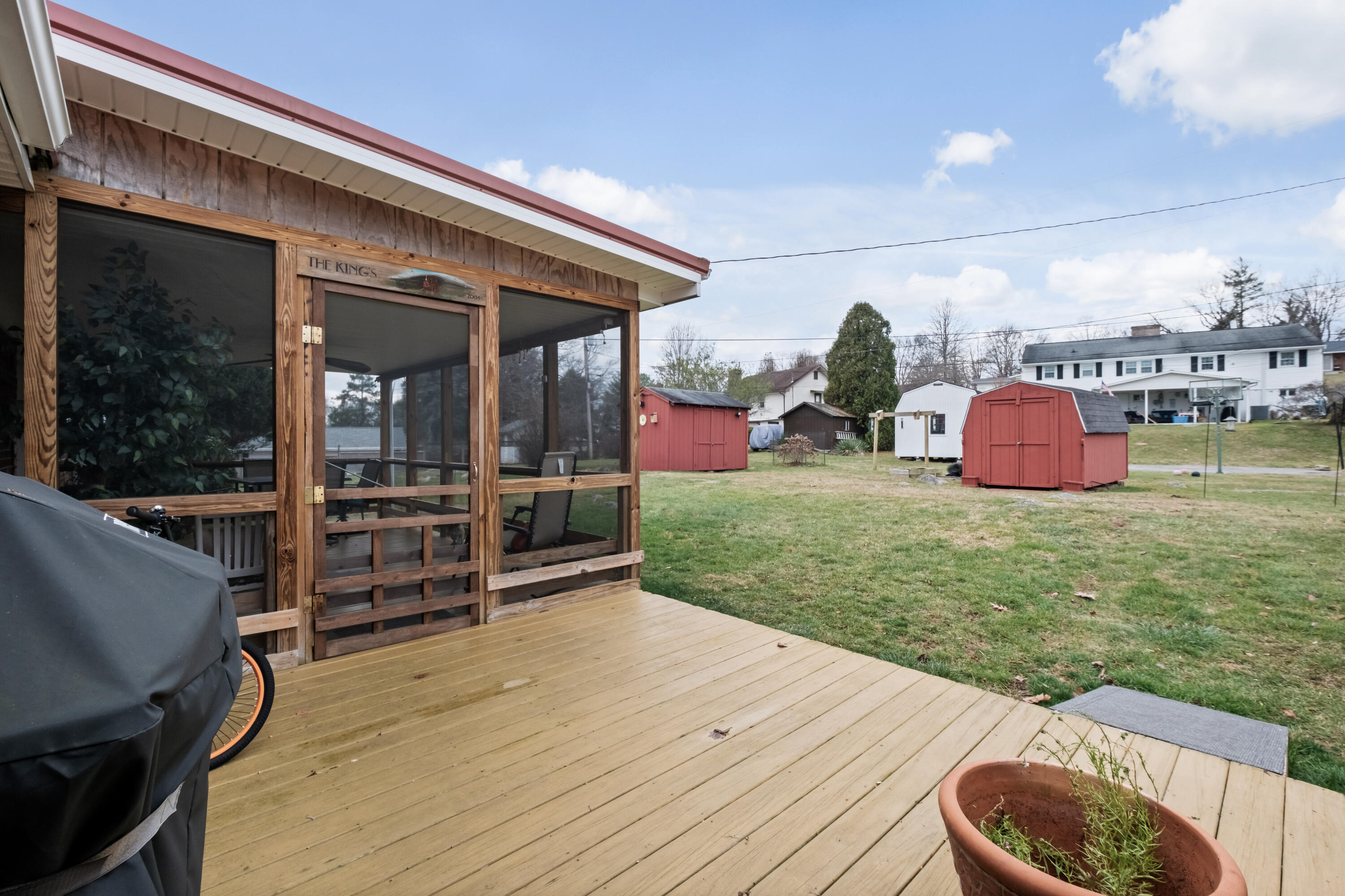 3317 Sunset Drive St. Paul, VA 24283 - Photo 6 of 27 WBP-Sunset-Dr-45