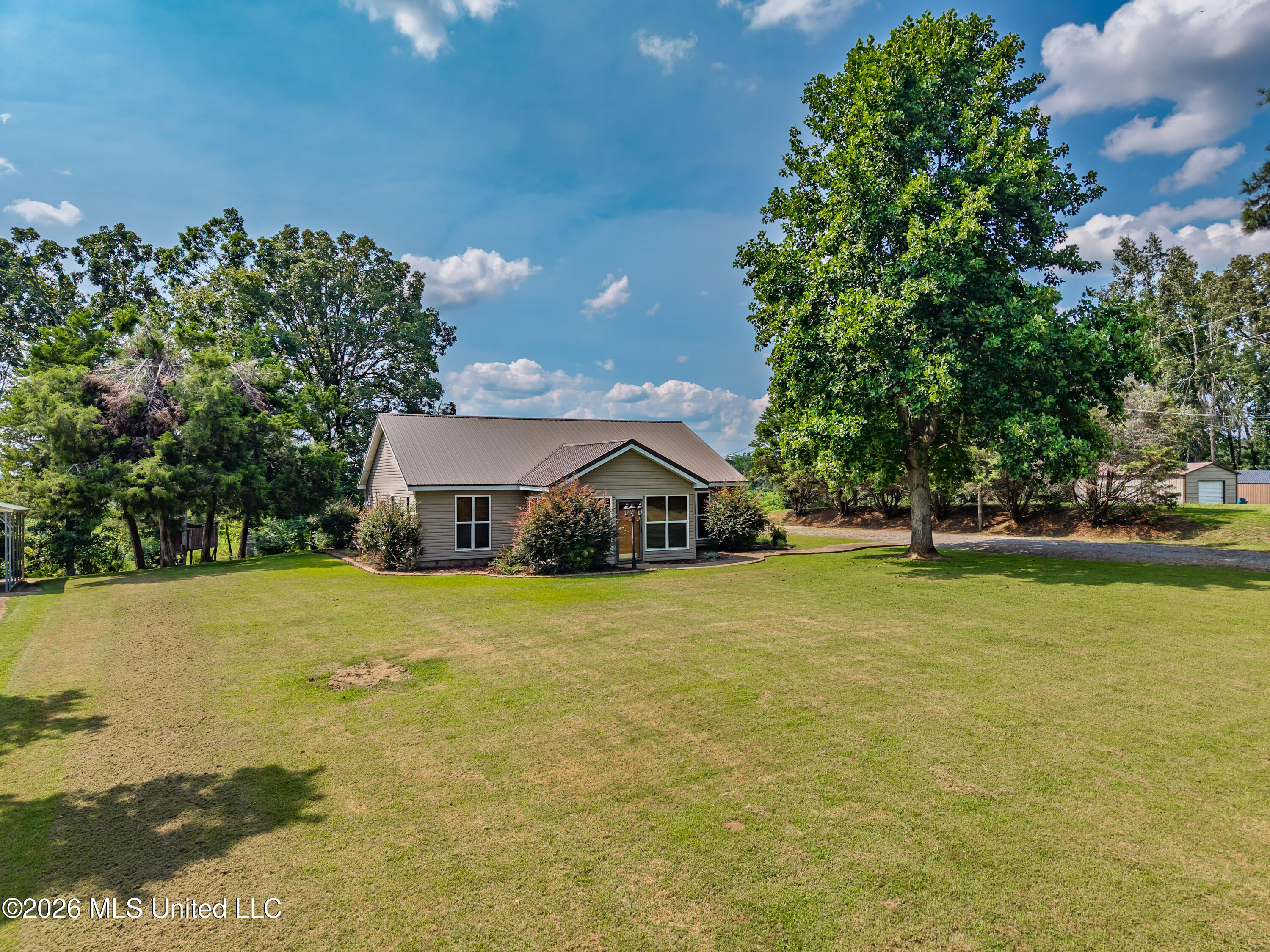 556 Chickasaw Road Pope, MS 38658 - Photo 1 of 69 556 Chickasaw Rd Pope MS_2026-08-04_01