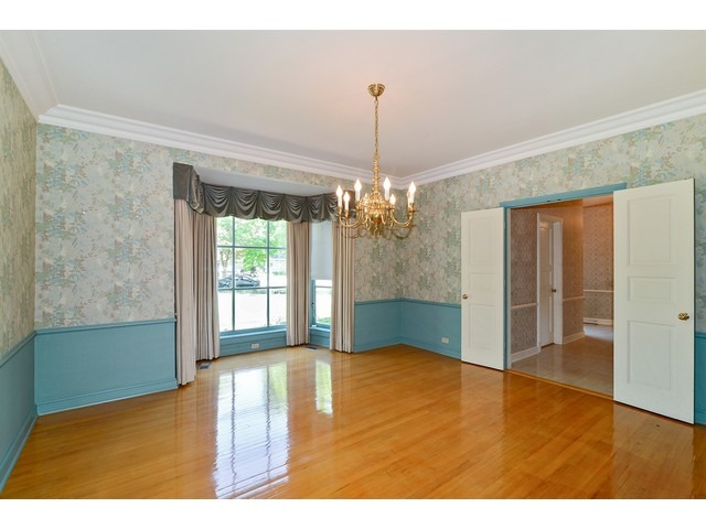350 Uvedale Road Riverside, IL 60546 - Photo 11 of 19