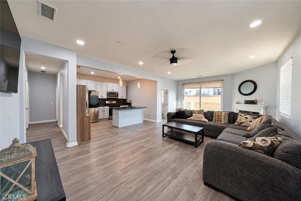 11825 Poppy Road Adelanto, CA 92301 - Photo 6 of 47 Gallery Image 6