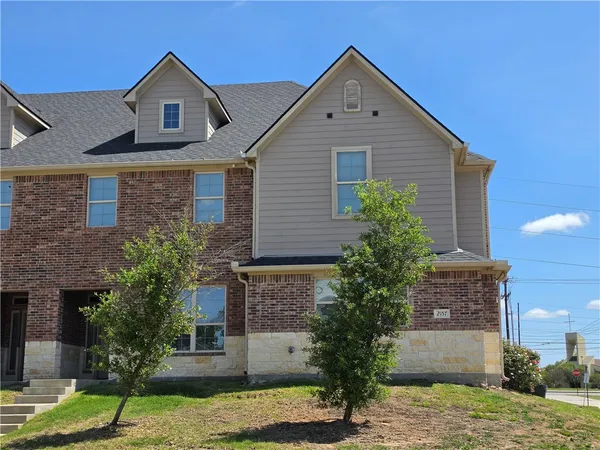 $2,400 | 2157 Big River Street, College Station, TX 77840