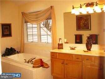 2941 Cotswold Road Reading, PA 19608 - Photo 9 of 12 Bathroom