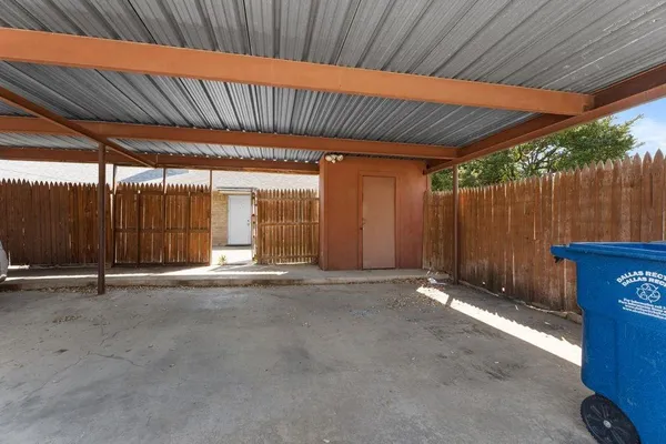 a view of an outdoor space