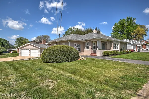 $425,000 | 101 McArthur Avenue, Elizabethton, TN 37643