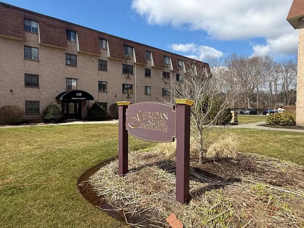 $204,900 | 135 Grove Rockland Ma, Unit 123, Rockland, MA 02370