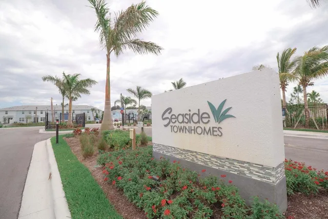 $2,700 | 357 Southeast Angler Drive, Stuart, FL 34994