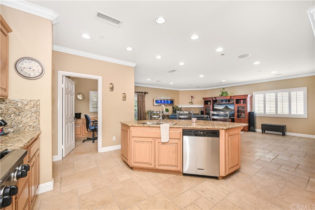 10450 Rose Ann Circle Cypress, CA 90630 - Photo 17 of 52