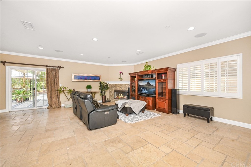 10450 Rose Ann Circle Cypress, CA 90630 - Photo 9 of 52