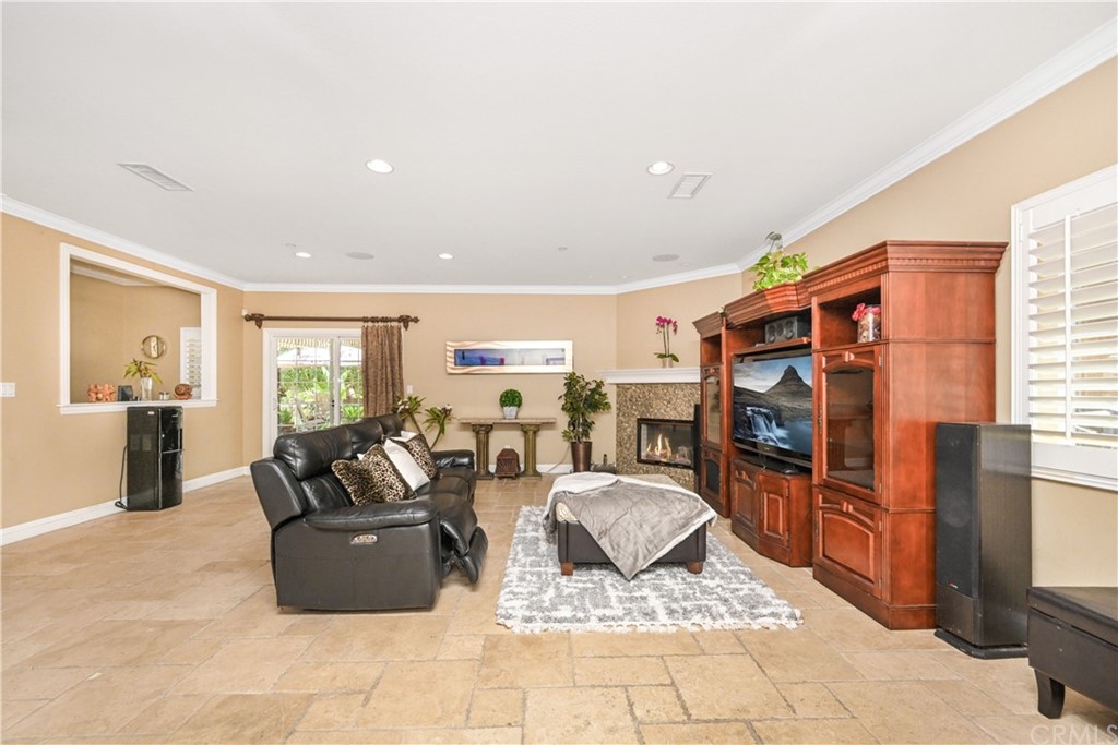 10450 Rose Ann Circle Cypress, CA 90630 - Photo 10 of 52