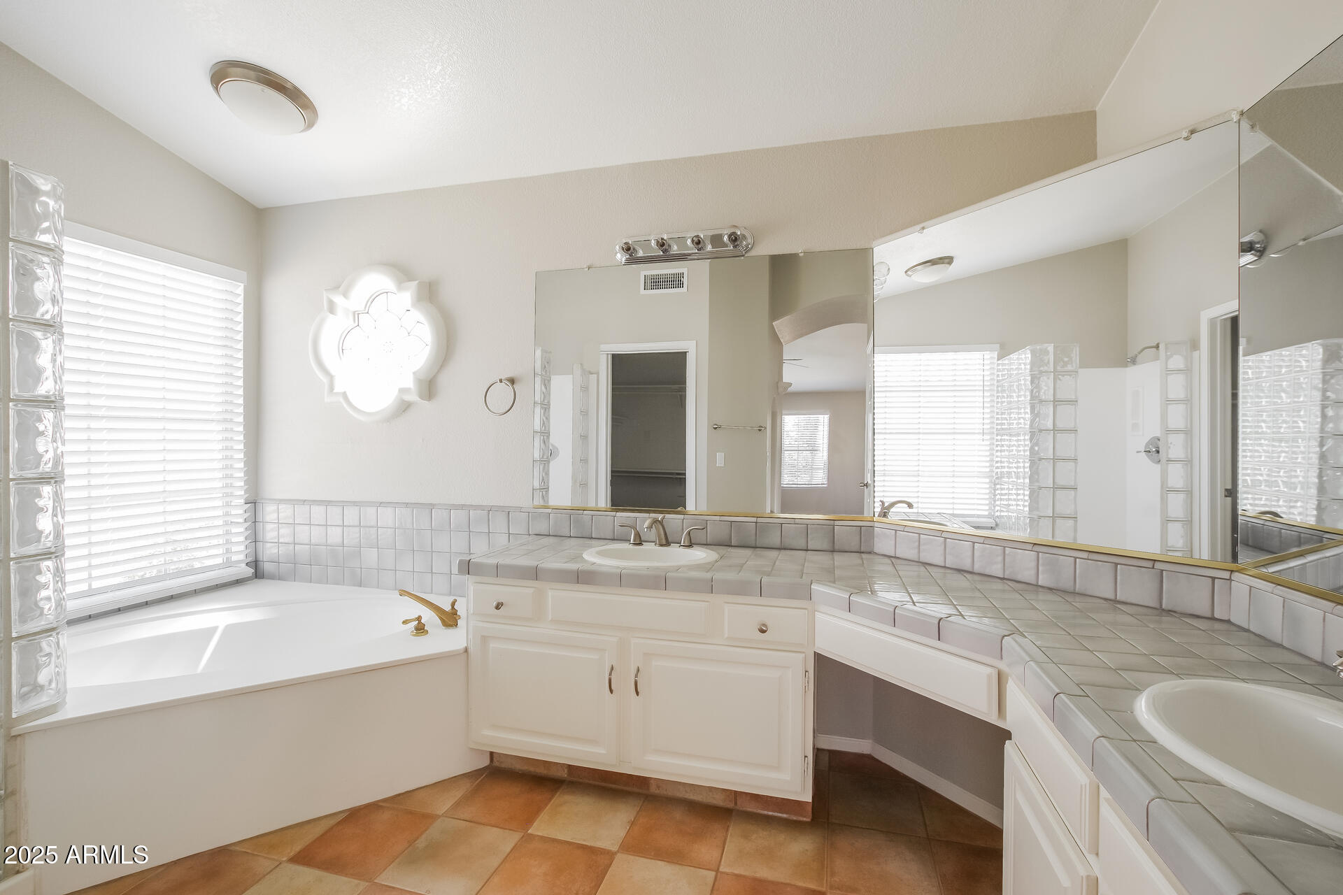 18702 North 67th Drive Glendale, AZ 85308 - Photo 9 of 17 010-photo-master-bathroomb-8265445