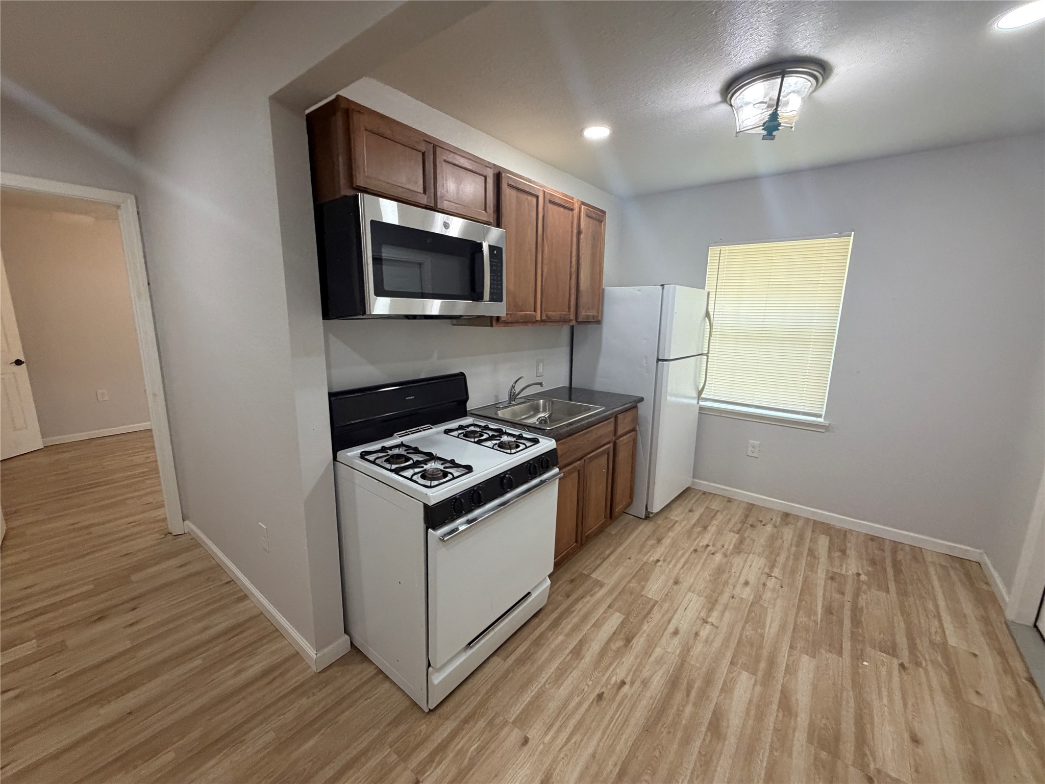 4919 Cosby Street Houston, TX 77021 - Photo 4 of 7