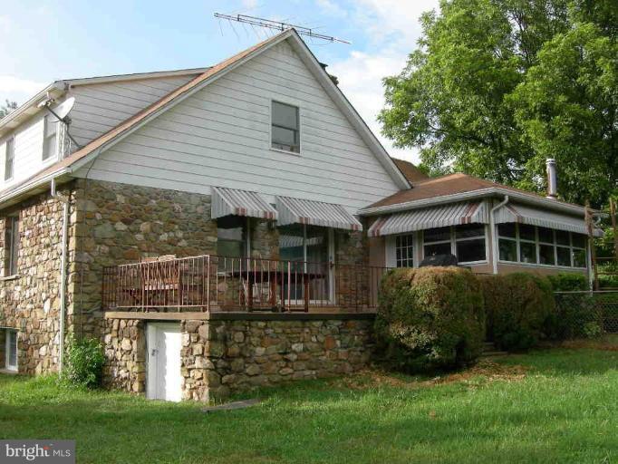 10058 Meetze Road Midland, VA 22728 - Photo 26 of 30 Patio