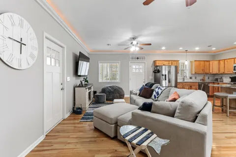 $609,900 | 163 Fontana Avenue, Fontana, WI 53125