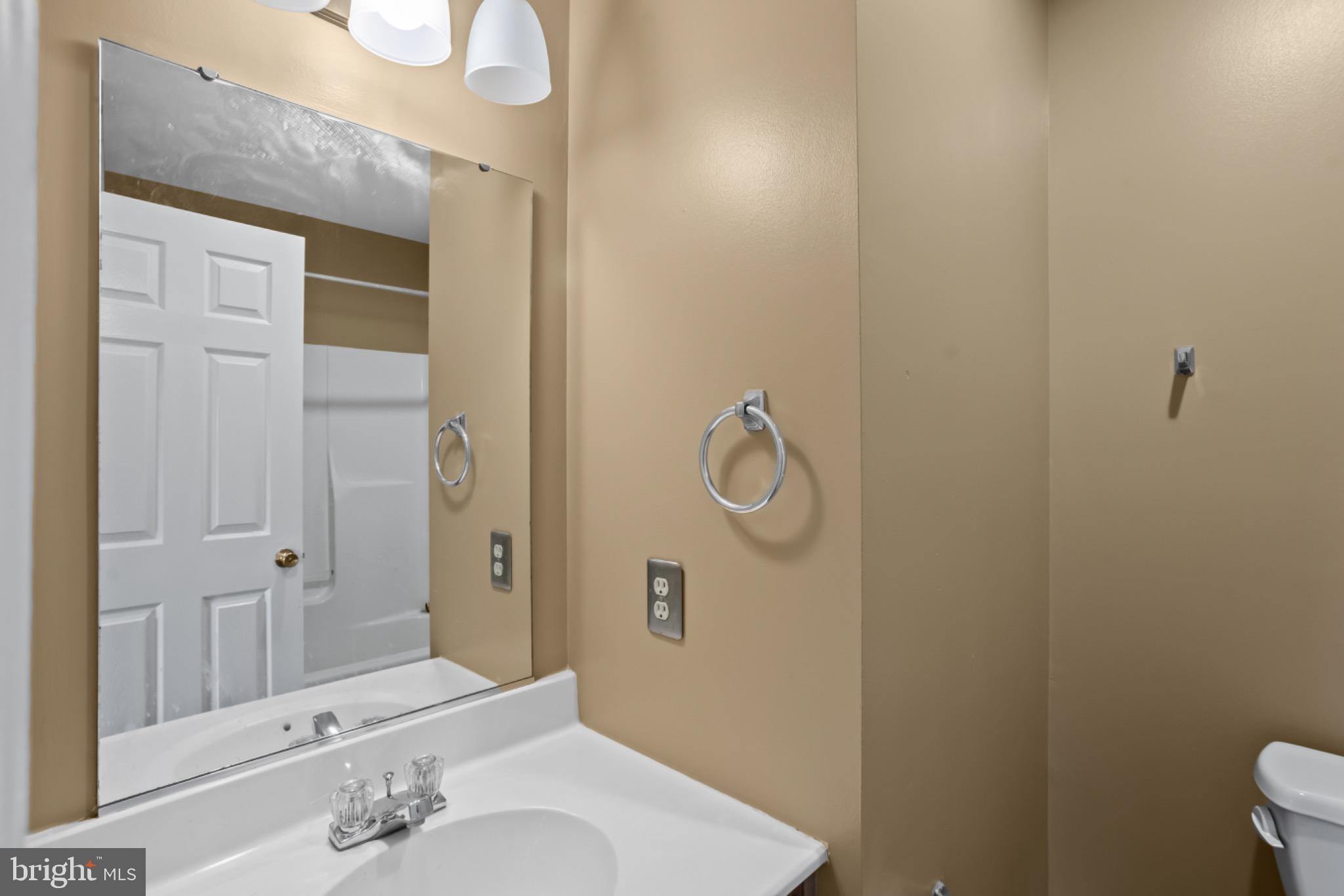 2905 Newport Way Reading, PA 19608 - Photo 26 of 34 Gallery Image 26