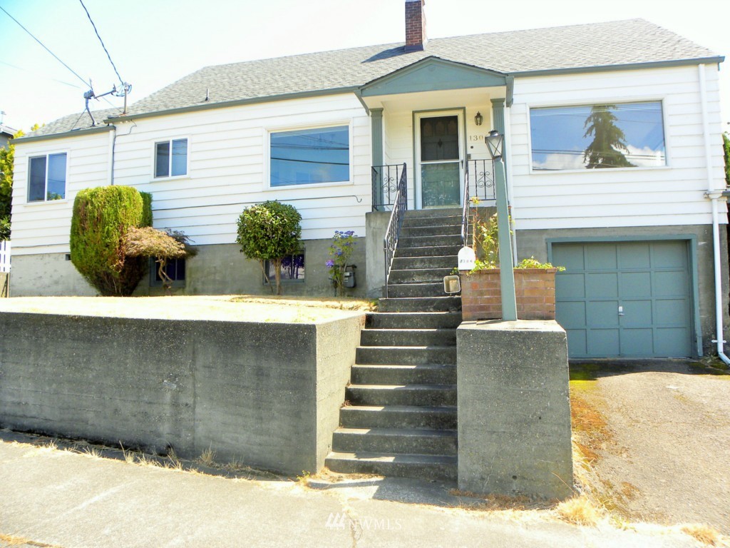 1306 Perry Avenue Bremerton, WA 98310 - Photo 1 of 25 Gallery Image 1