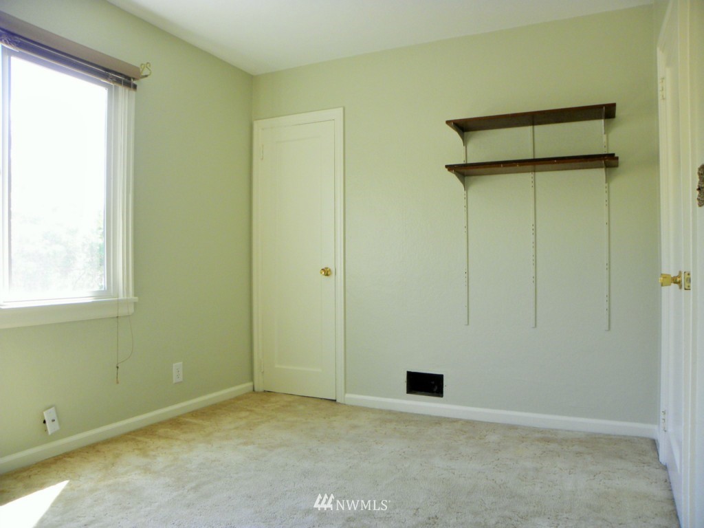 1306 Perry Avenue Bremerton, WA 98310 - Photo 11 of 25 Gallery Image 11